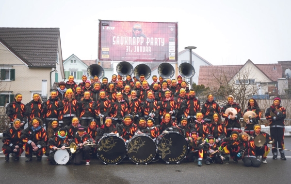 Gruppenfoto Kostüm Feuer & Flamme