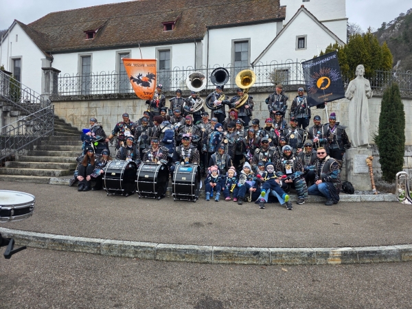 20260214_130402 Kostüme zu Verkaufen 'mer tauche ab'